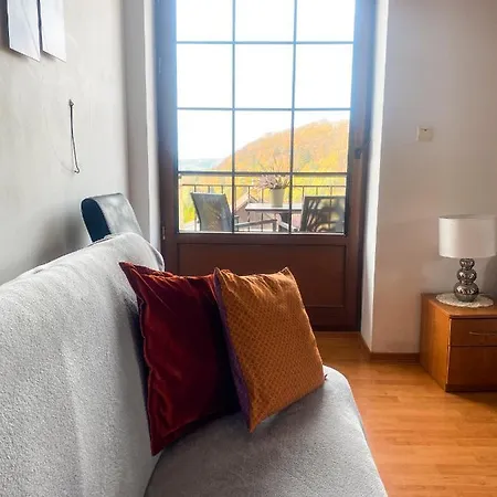 Goscinne Emilio Homestay *